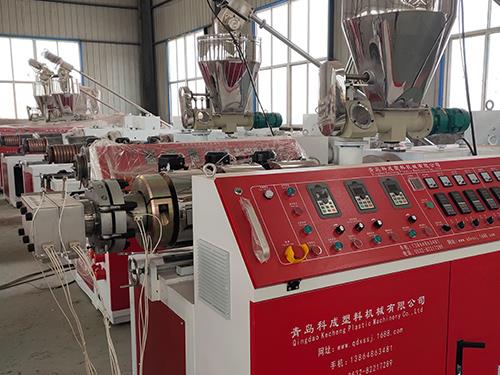 陰陽(yáng)角線條生產(chǎn)設(shè)備：定制化時(shí)代的柔性智能創(chuàng)想平臺(tái)