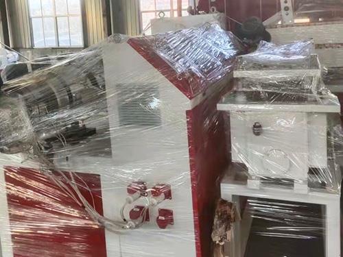 護(hù)角生產(chǎn)線為護(hù)角產(chǎn)品提供了可靠支撐